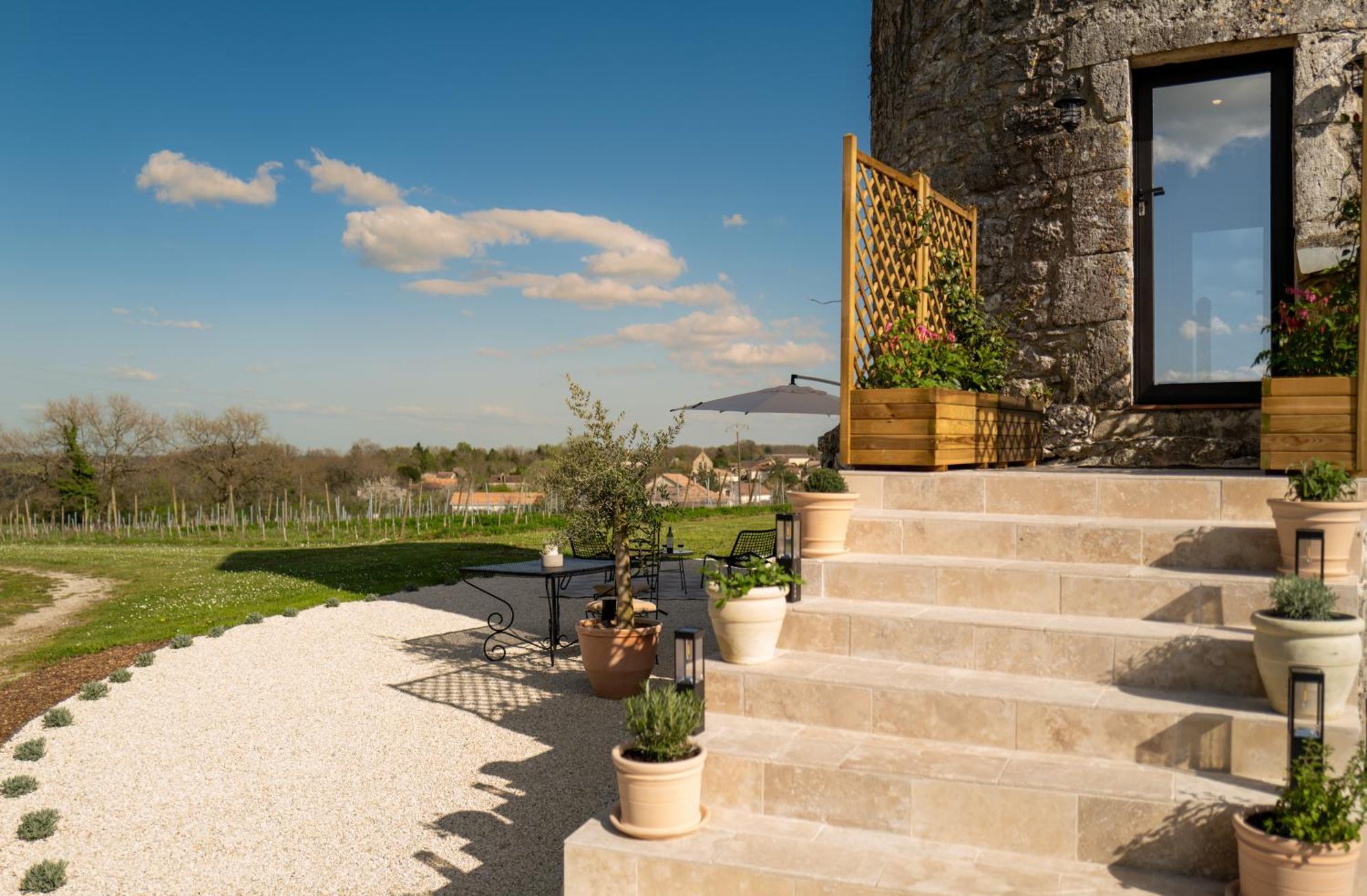 Enchanting Windmill Retreat Loubes-Bernac Exterior foto